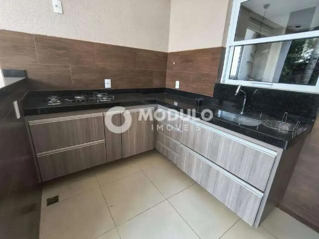 Casa / Sobrado em Condomínio para Locação em Uberlândia/MG Jardim das Palmeiras 4 Quartos