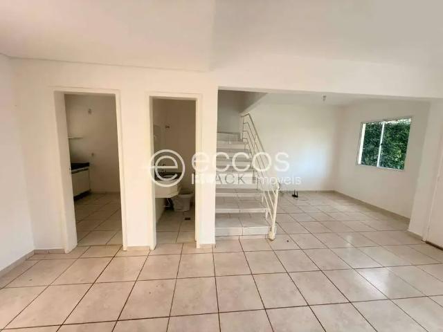 Casa / Sobrado em Condomínio para Locação em Uberlândia/MG Jardim Karaíba 3 Quartos