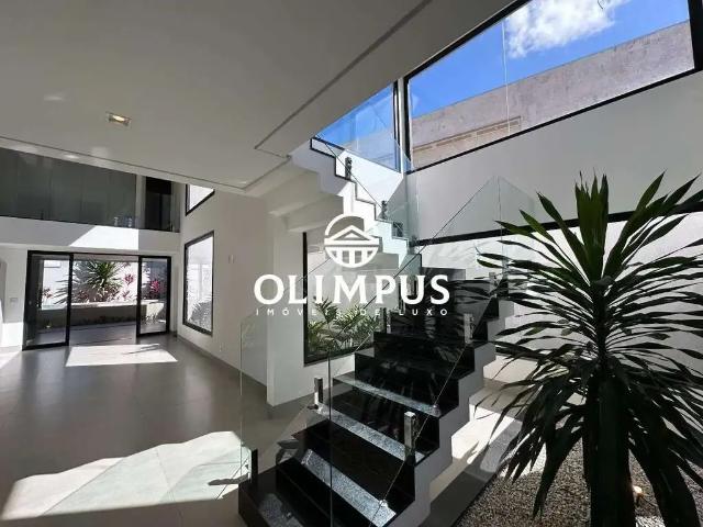 Casa / Sobrado em Condomínio para Locação em Uberlândia/MG Jardim Versailles 3 Quartos