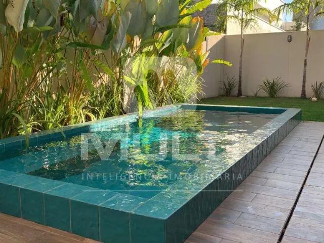 Casa / Sobrado em Condomínio para Locação em Uberlândia/MG Jardins Gênova 4 Quartos