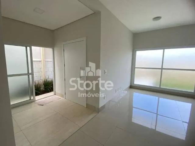 Casa / Sobrado em Condomínio para Locação em Uberlândia/MG Laranjeiras 3 Quartos
