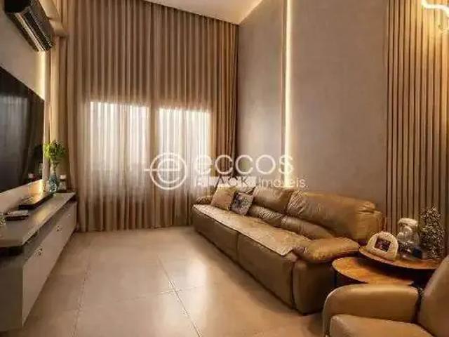 Casa / Sobrado em Condomínio para Locação em Uberlândia/MG Laranjeiras 3 Quartos