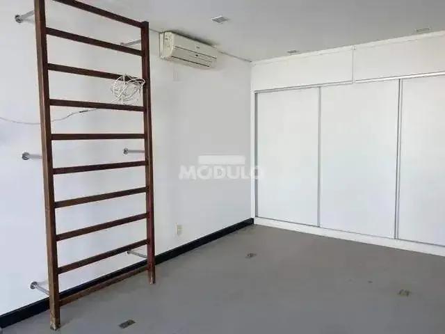 Casa / Sobrado em Condomínio para Locação em Uberlândia/MG Morada da Colina 4 Quartos