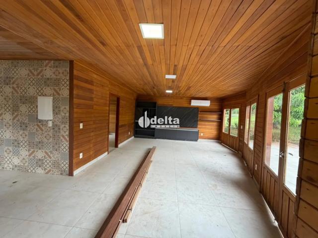 Casa / Sobrado em Condomínio para Locação em Uberlândia/MG Morada do Sol 4 Quartos