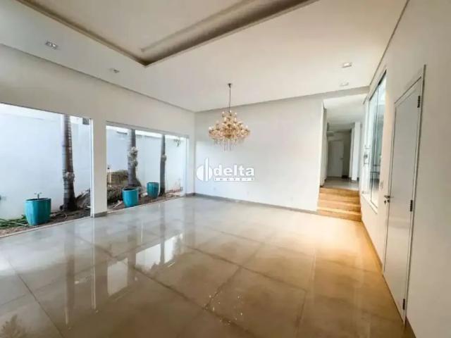 Casa / Sobrado em Condomínio para Locação em Uberlândia/MG Cidade Jardim 3 Quartos