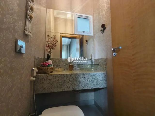 Casa / Sobrado em Condomínio para Locação em Uberlândia/MG Nova Uberlândia 3 Quartos