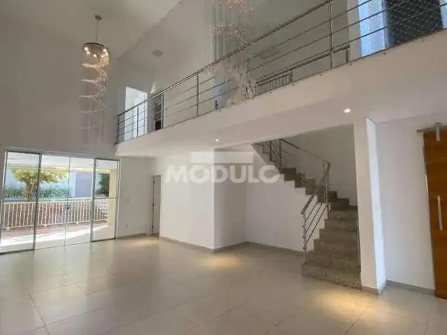 Casa / Sobrado em Condomínio para Locação em Uberlândia/MG Nova Uberlândia 4 Quartos