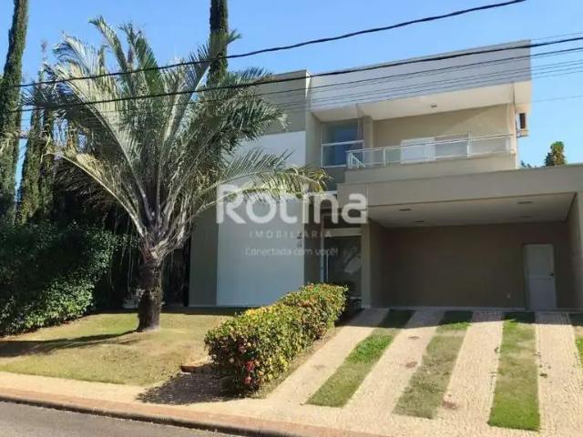 Casa / Sobrado em Condomínio para Locação em Uberlândia/MG Nova Uberlândia 4 Quartos
