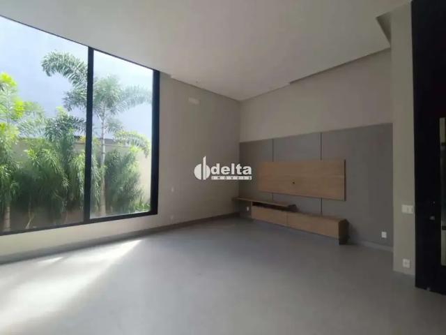 Casa / Sobrado em Condomínio para Locação em Uberlândia/MG Nova Uberlândia 5 Quartos
