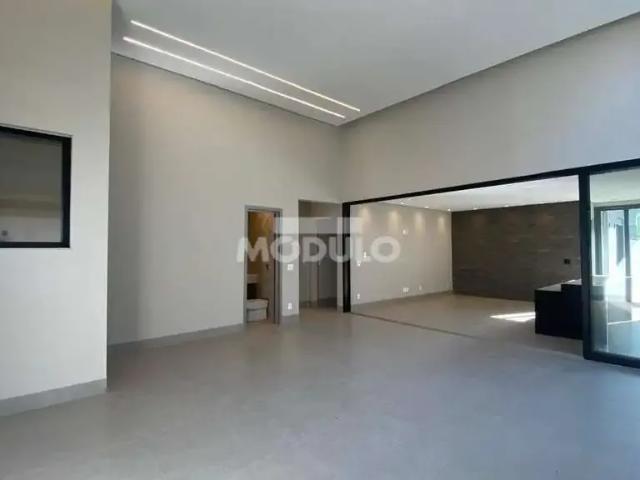 Casa / Sobrado em Condomínio para Locação em Uberlândia/MG Nova Uberlândia 5 Quartos