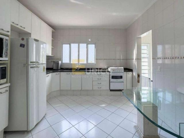 Casa / Sobrado em Condomínio para Locação em Valinhos/SP Jardim São Pedro 4 Quartos