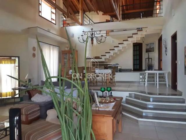 Casa / Sobrado em Condomínio para Locação em Valinhos/SP Pinheiro 3 Quartos