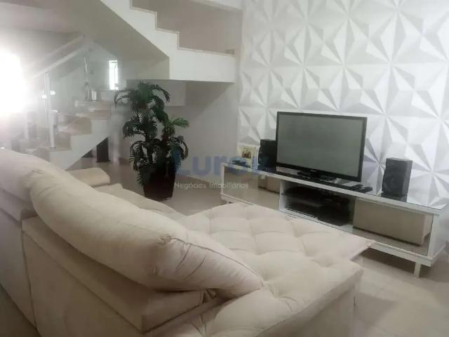 Casa / Sobrado em Condomínio para Locação em Valinhos/SP Roncáglia 3 Quartos