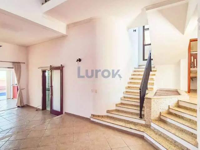 Casa / Sobrado em Condomínio para Locação em Valinhos/SP Santa Cruz 4 Quartos