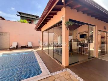 Casa / Sobrado em Condomínio para Locação em Valinhos/SP Santa Cruz 4 Quartos