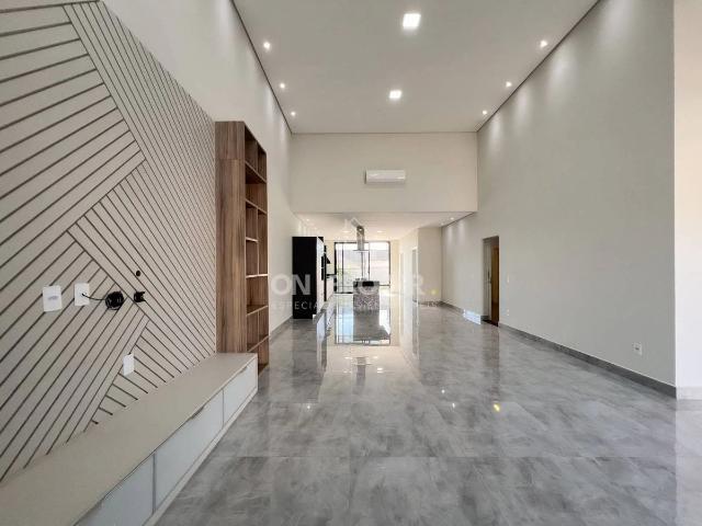 Casa / Sobrado em Condomínio para Locação em Valinhos/SP Vila Capuava 4 Quartos