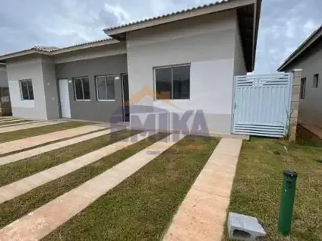 Casa / Sobrado em Condomínio para Locação em Várzea Grande/MT Petrópolis 3 Quartos