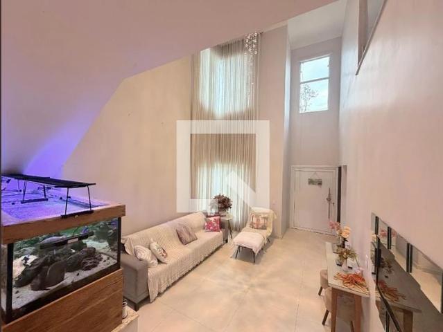 Casa / Sobrado em Condomínio para Locação em Várzea Paulista/SP Residencial das Flores 3 Quartos
