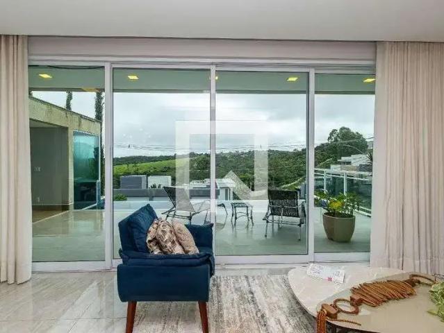 Casa / Sobrado em Condomínio para Locação em Vespasiano/MG Santo Antônio 4 Quartos