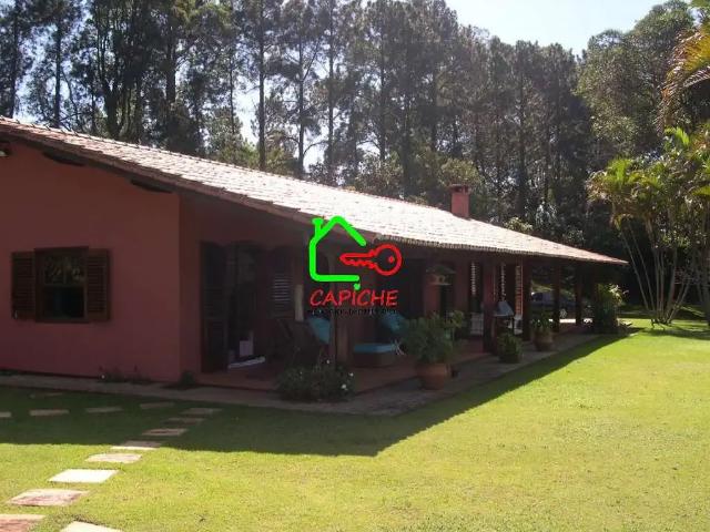 Casa / Sobrado em Condomínio para Locação em Vinhedo/SP Caixa D´Água 4 Quartos