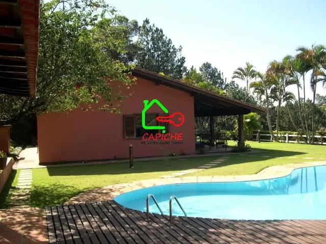 Casa / Sobrado em Condomínio para Locação em Vinhedo/SP Caixa D´Água 4 Quartos