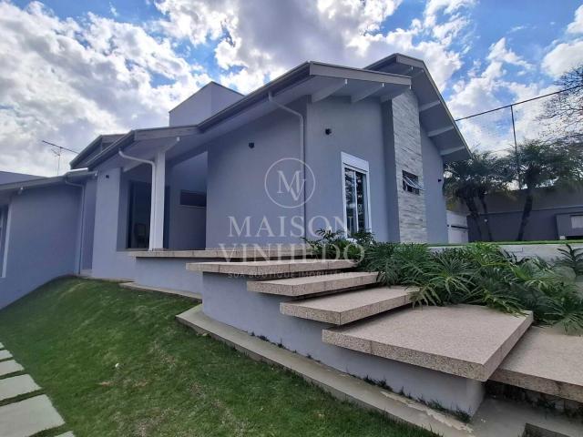 Casa / Sobrado em Condomínio para Locação em Vinhedo/SP Marambaia 3 Quartos