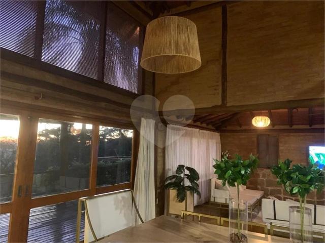 Casa / Sobrado em Condomínio para Locação em Vinhedo/SP Pinheirinho 3 Quartos