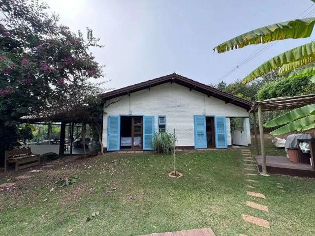 Casa / Sobrado em Condomínio para Locação em Vinhedo/SP Vale da Santa Fé 5 Quartos