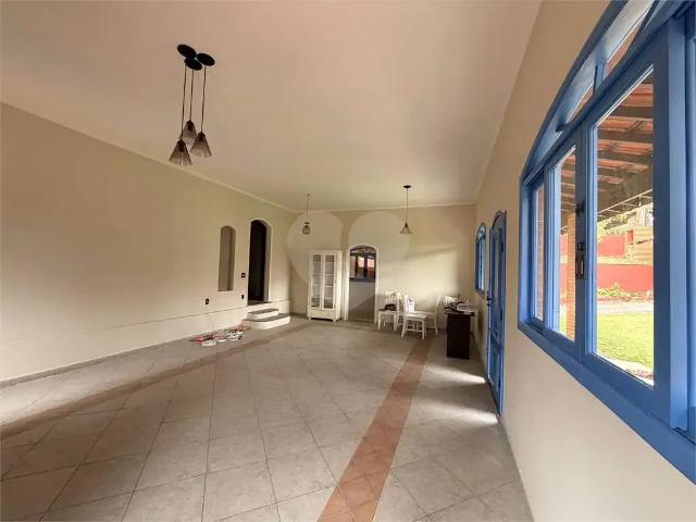 Casa / Sobrado em Condomínio para Locação em Vinhedo/SP Vista Alegre 4 Quartos