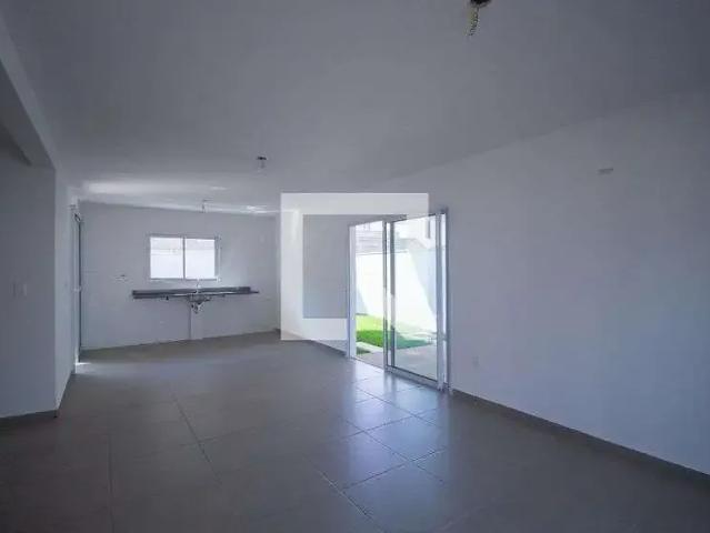 Casa / Sobrado em Condomínio para Locação em Votorantim/SP Jardim Tatiana 3 Quartos
