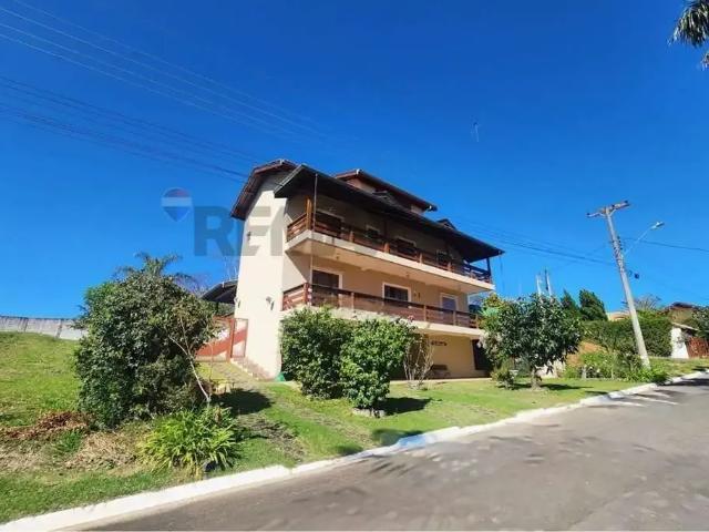 Casa / Sobrado em Condomínio para Locação em Águas de Lindóia/SP Centro 4 Quartos