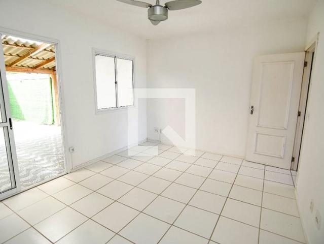 Casa / Sobrado em Condomínio para Locação em Alvorada/RS Jardim Algarve 2 Quartos
