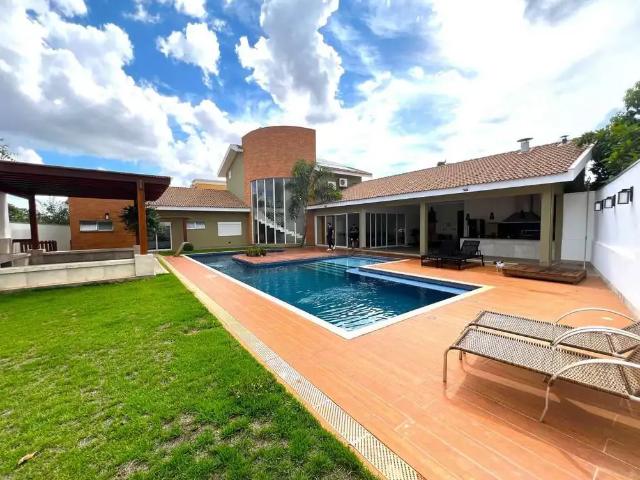 Casa / Sobrado em Condomínio para Locação em Assis/SP Centro 6 Quartos