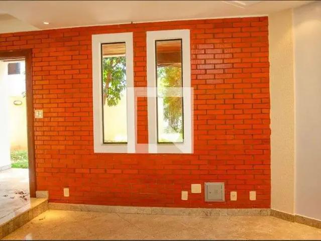 Casa / Sobrado em Condomínio para Locação em Aparecida de Goiânia/GO Jardins Mônaco 3 Quartos