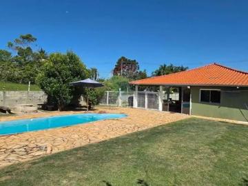Casa / Sobrado em Condomínio para Locação em Araçoiaba da Serra/SP Cercado 3 Quartos