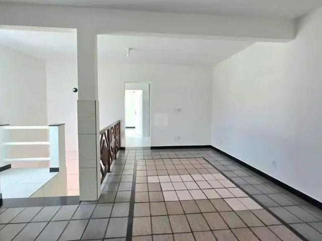 Casa / Sobrado em Condomínio para Locação em Aracaju/SE Atalaia 3 Quartos