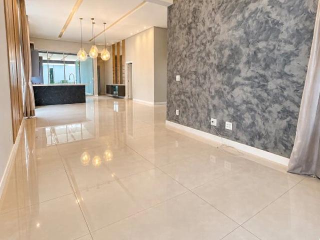 Casa / Sobrado em Condomínio para Locação em Araras/SP Jardim Residencial Lagoa