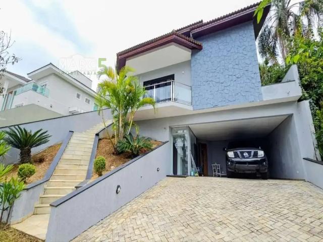 Casa / Sobrado em Condomínio para Locação em Arujá/SP Arujá 5 3 Quartos