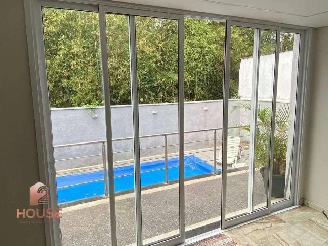Casa / Sobrado em Condomínio para Locação em Arujá/SP Arujá 5 4 Quartos