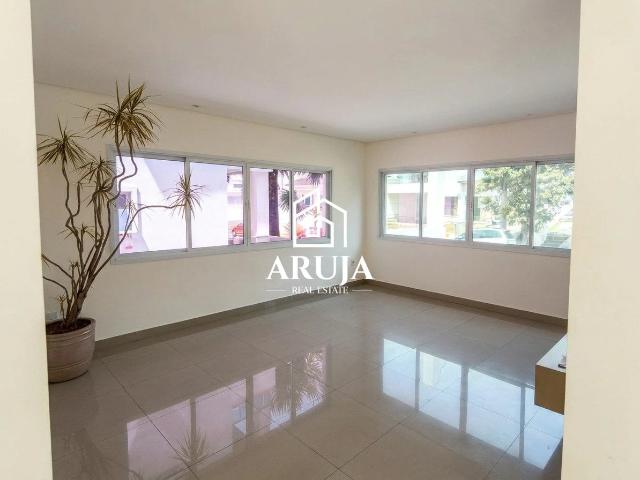 Casa / Sobrado em Condomínio para Locação em Arujá/SP Arujá 5 4 Quartos