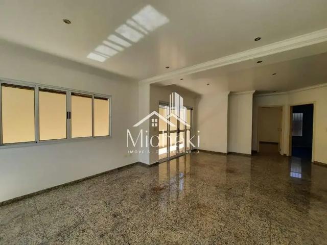 Casa / Sobrado em Condomínio para Locação em Arujá/SP Arujá 5 4 Quartos