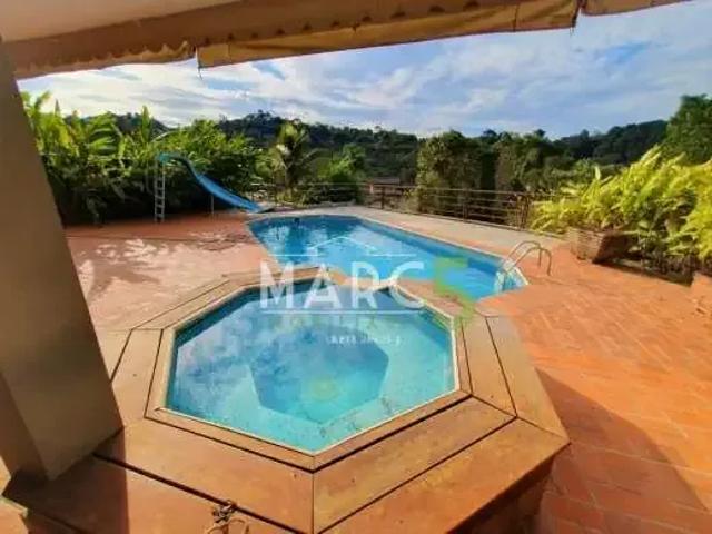 Casa / Sobrado em Condomínio para Locação em Arujá/SP Arujázinho I, II e III 5 Quartos