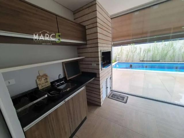 Casa / Sobrado em Condomínio para Locação em Arujá/SP Residencial Real Park 4 Quartos