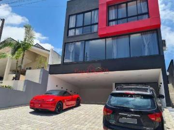 Casa / Sobrado em Condomínio para Locação em Arujá/SP Residencial Real Park 3 Quartos