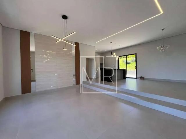 Casa / Sobrado em Condomínio para Locação em Atibaia/SP Condomínio Flamboyant B 4 Quartos