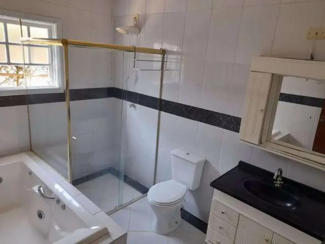 Casa / Sobrado em Condomínio para Locação em Atibaia/SP Jardim dos Pinheiros 4 Quartos