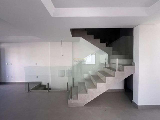 Casa / Sobrado em Condomínio para Locação em Balneário Camboriú/SC Ariribá 4 Quartos