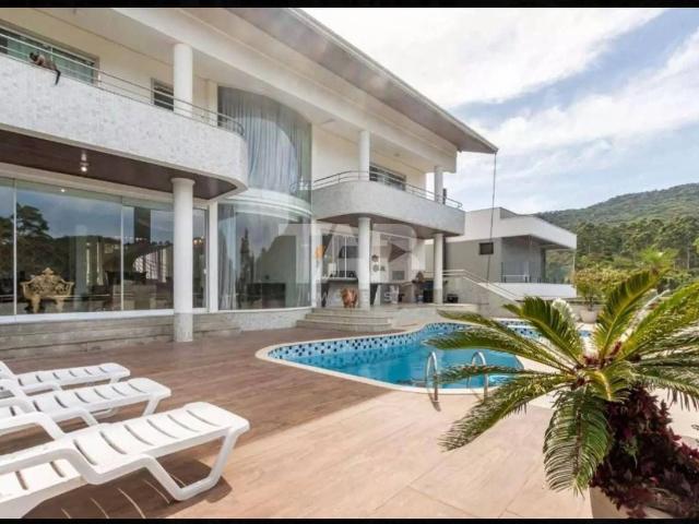 Casa / Sobrado em Condomínio para Locação em Balneário Camboriú/SC Ariribá 5 Quartos