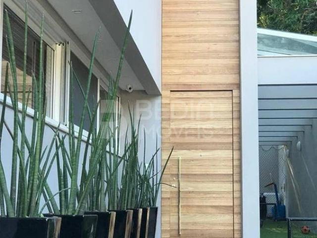 Casa / Sobrado em Condomínio para Locação em Balneário Camboriú/SC Barra 4 Quartos