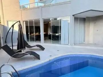 Casa / Sobrado em Condomínio para Locação em Balneário Camboriú/SC Barra 4 Quartos